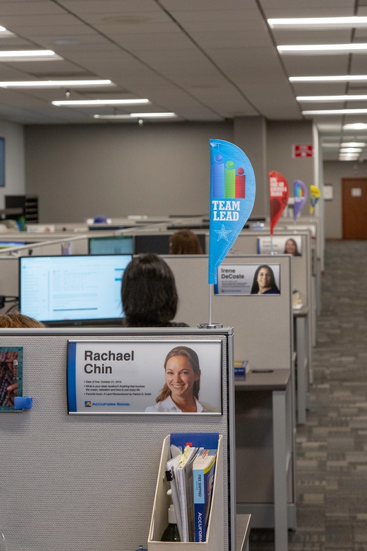 Desk Flags: Employee Of The Year